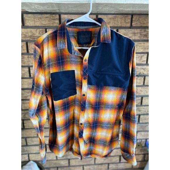 Nomad Button Down Flannel‎ - Picture 1 of 6